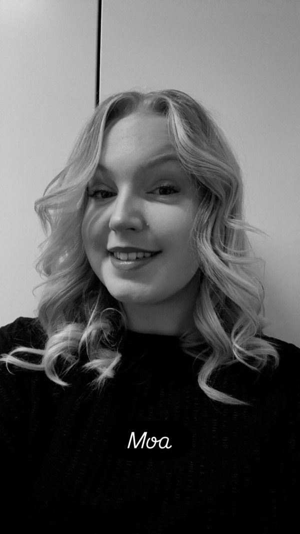 Moa Bergstrand, frisör på Paul Mitchell Salon Karlshamn